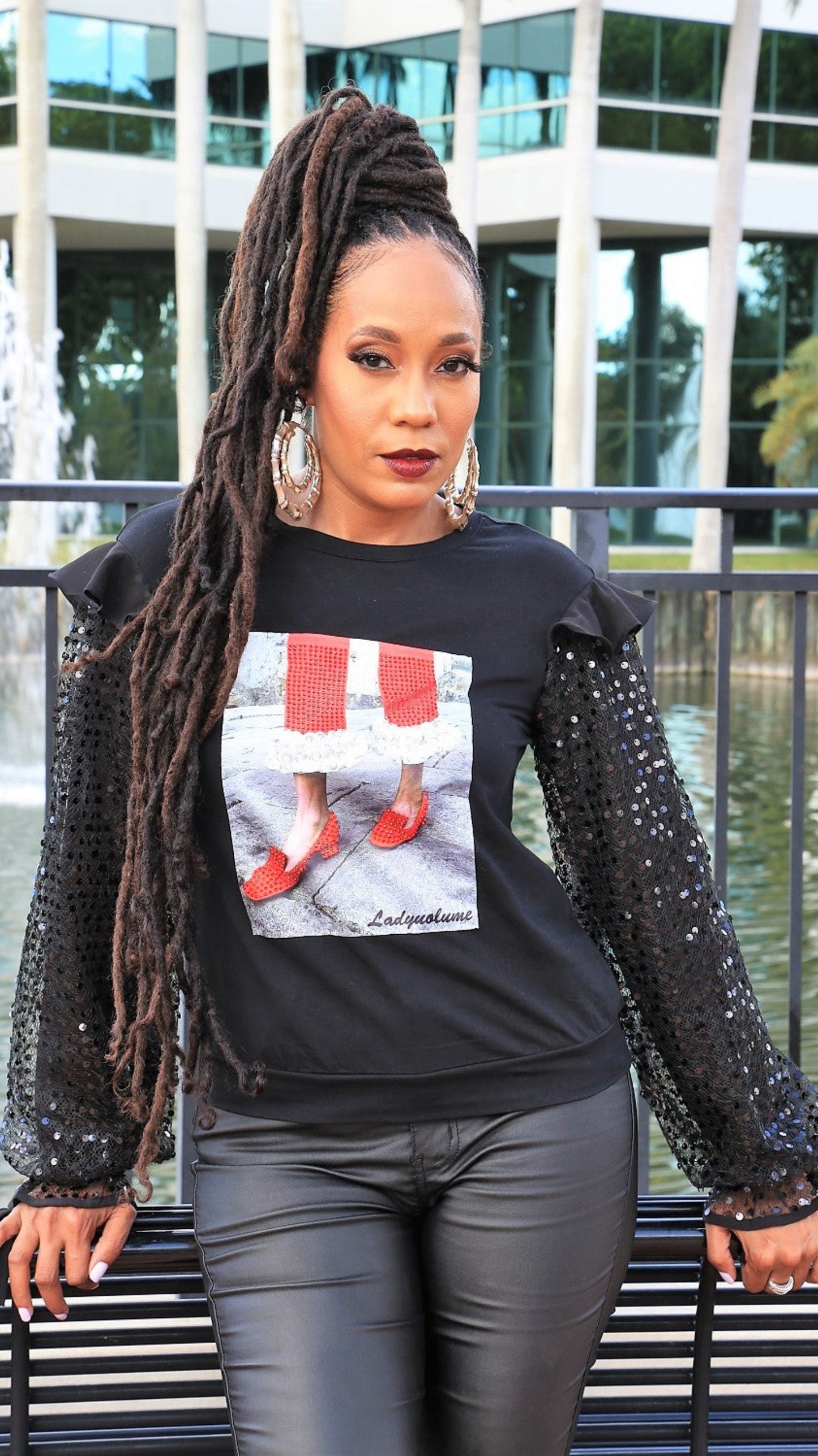 Mesh Sleeves & Graphics Top- Black